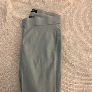 EXPRESS LIGHT GRAY JEGGINGS